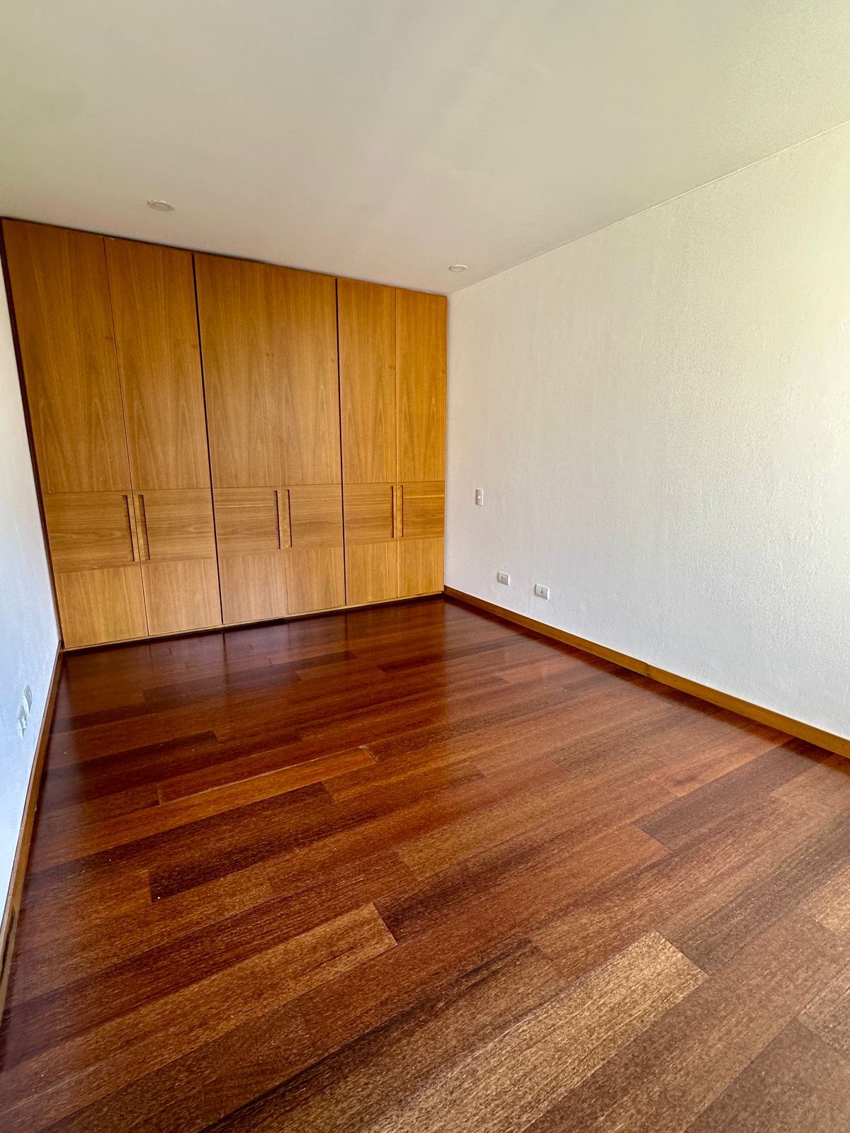 Arriendo Casona en Conjunto Santa Ana Chia