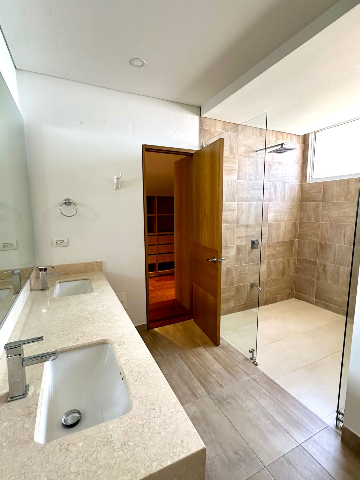 Arriendo Casona en Conjunto Santa Ana Chia
