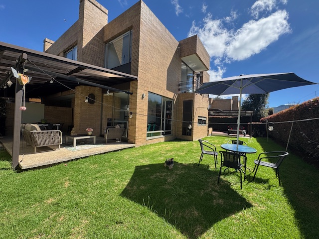 Arriendo casa Piedra Luna excelente vista