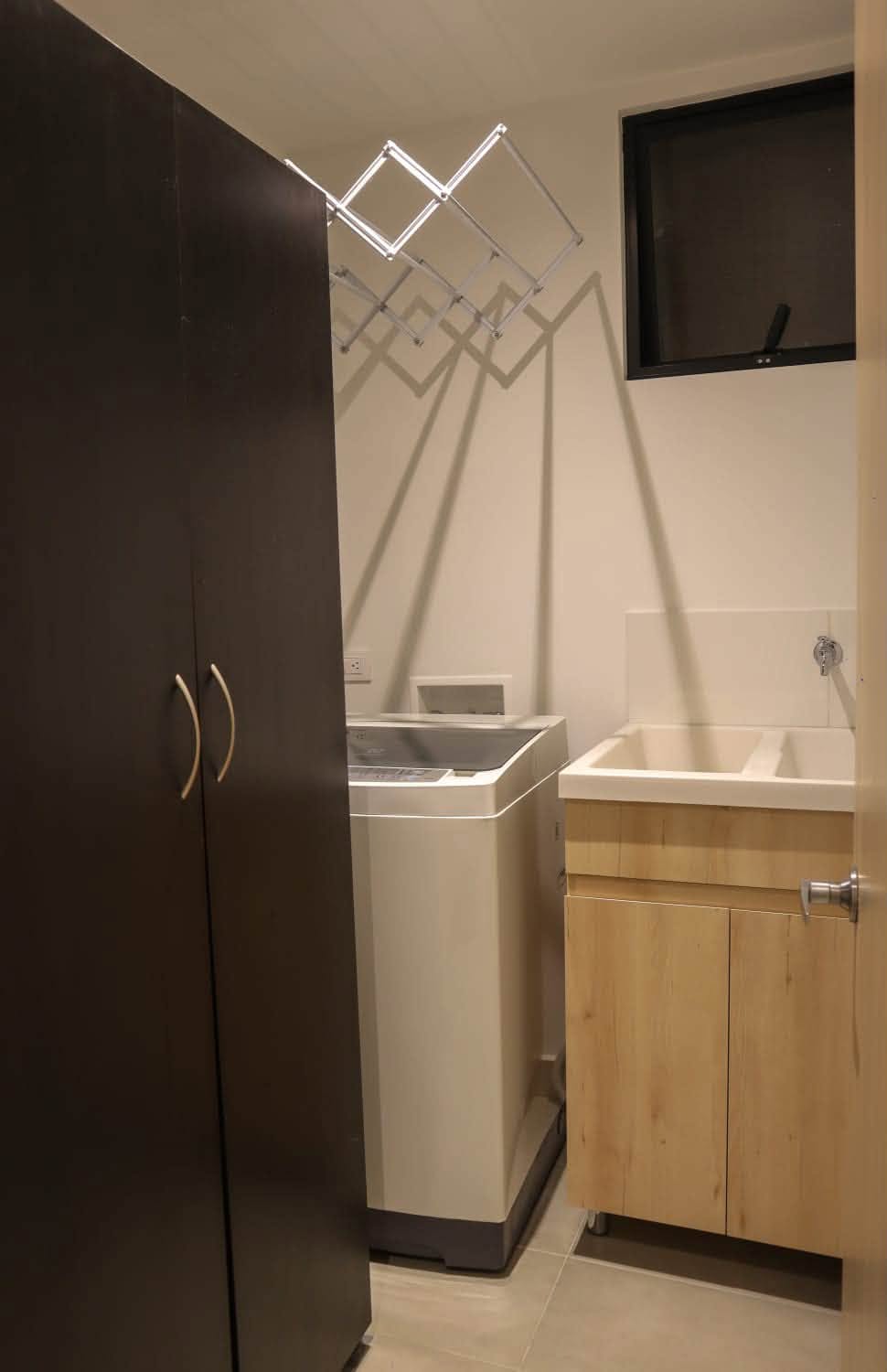 ARRIENDO APTO ESTUDIO AMOBLADO CHICÓ NORTE -5-