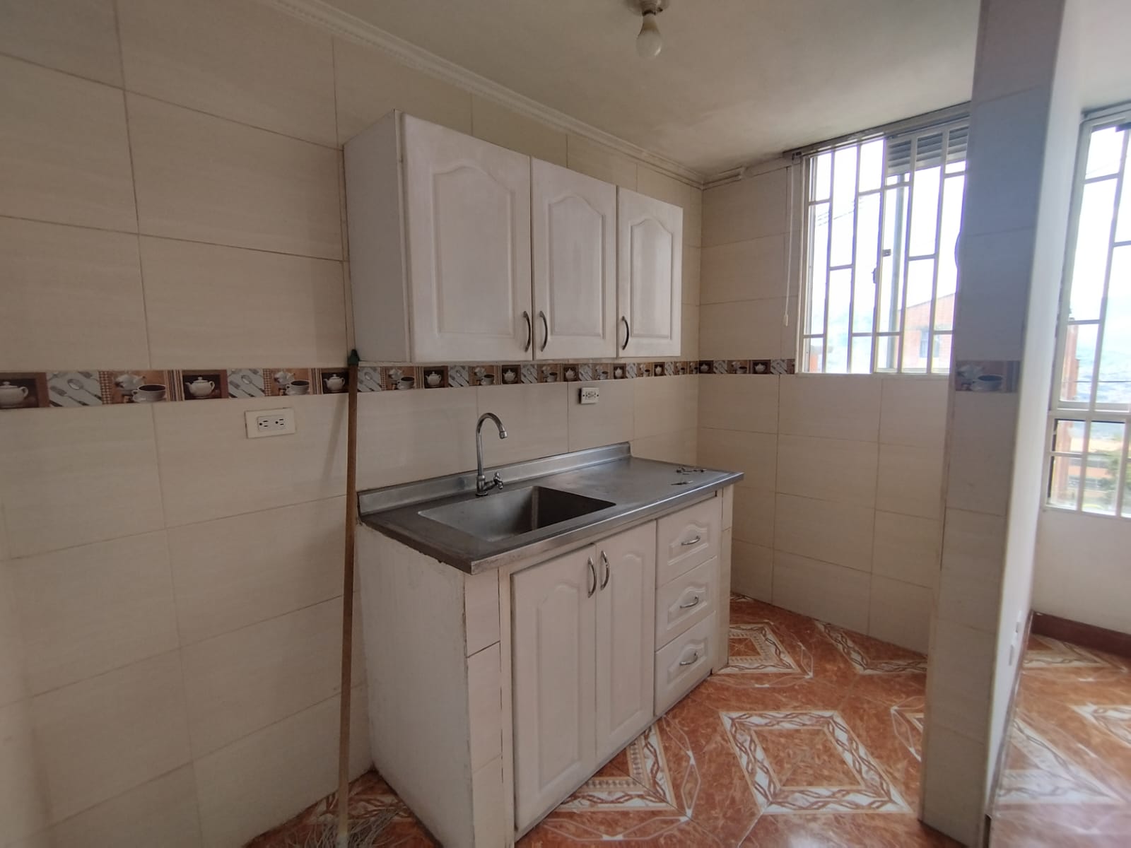 APARTAMENTO EN ARRIENDO EN LA CEJA EN LA URBANIZACIÓN LA HEREDIA.