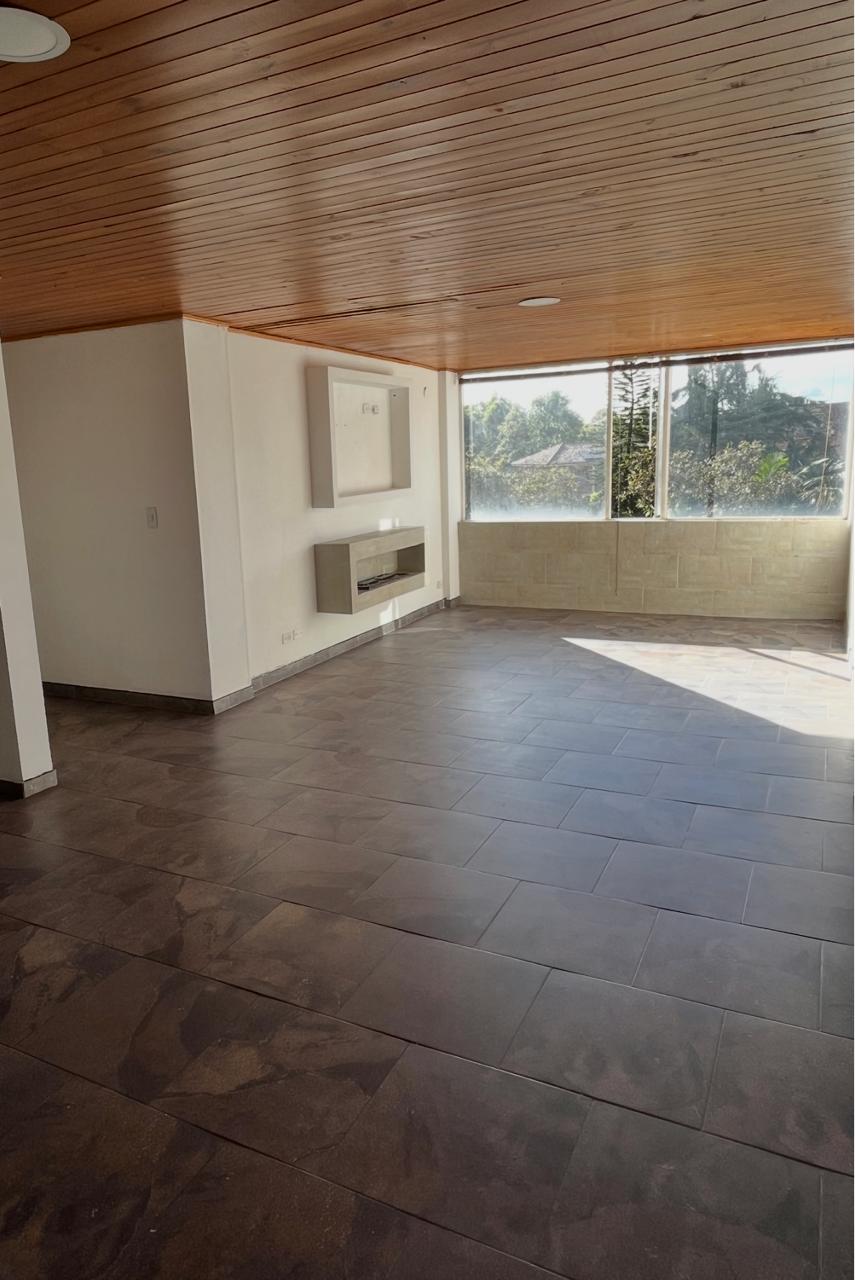 ARRIENDO LOCAL CEDRITOS CENTRO COMERCIAL
