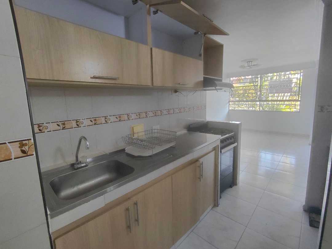 SE ALQUILA APARTAESTUDIO EN CIUDAD JARDIN, CALI, SUR