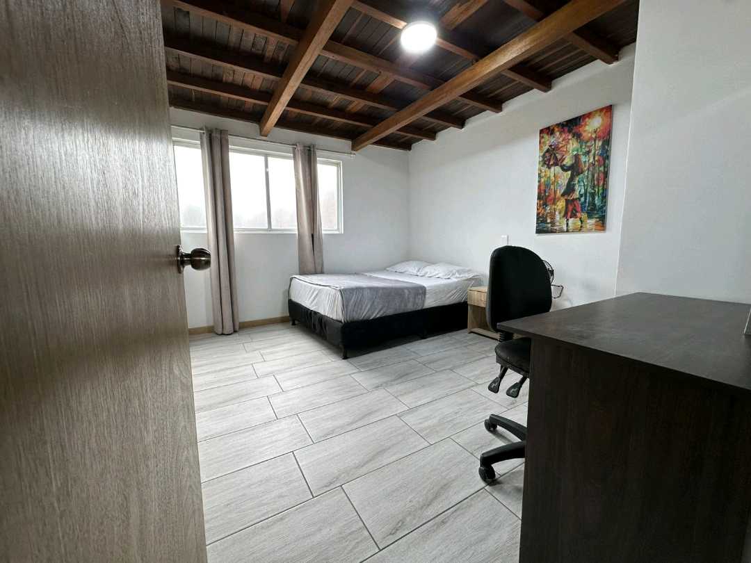 APARTAMENTO DUPLEX AMOBLADO EN ARRIENDO-CERCA DE LA 70