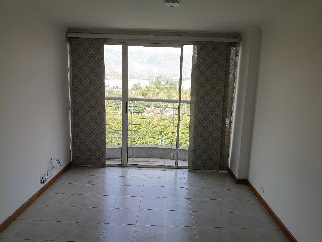 Arriendo apartamento en poblado patio bonito