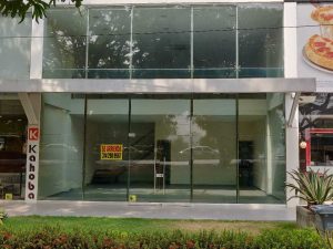 arriendo_local_125_mts_av_circ_1790199362-7759_318.jpeg
