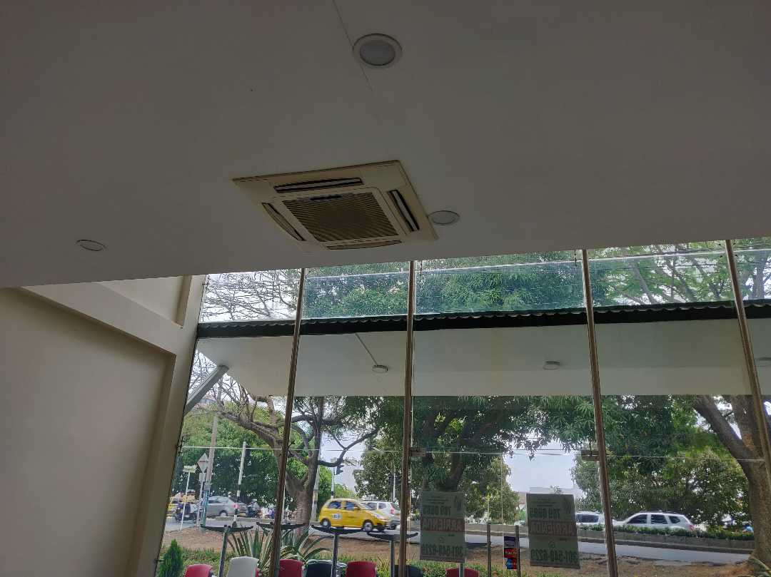 ARRIENDO LOCAL 125 MTS AV CIRCUNVALAR NORTE MONTERIA