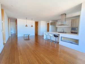 Apto El Refugio: 117m2, balcón, 3H, 3.5B y 2P