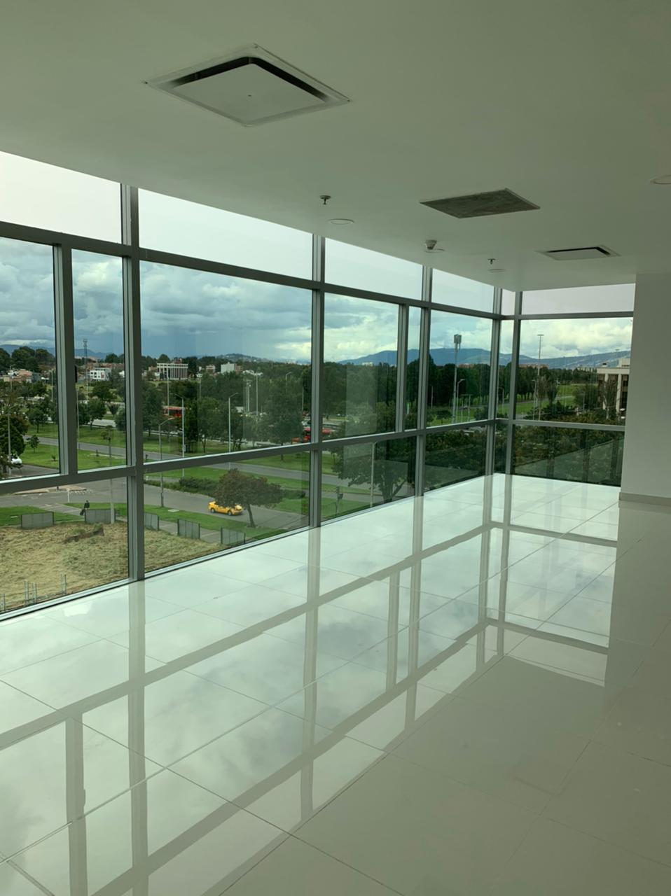 LOCAL COMERCIAL EN ARRIENDO - FONTIBÓN
