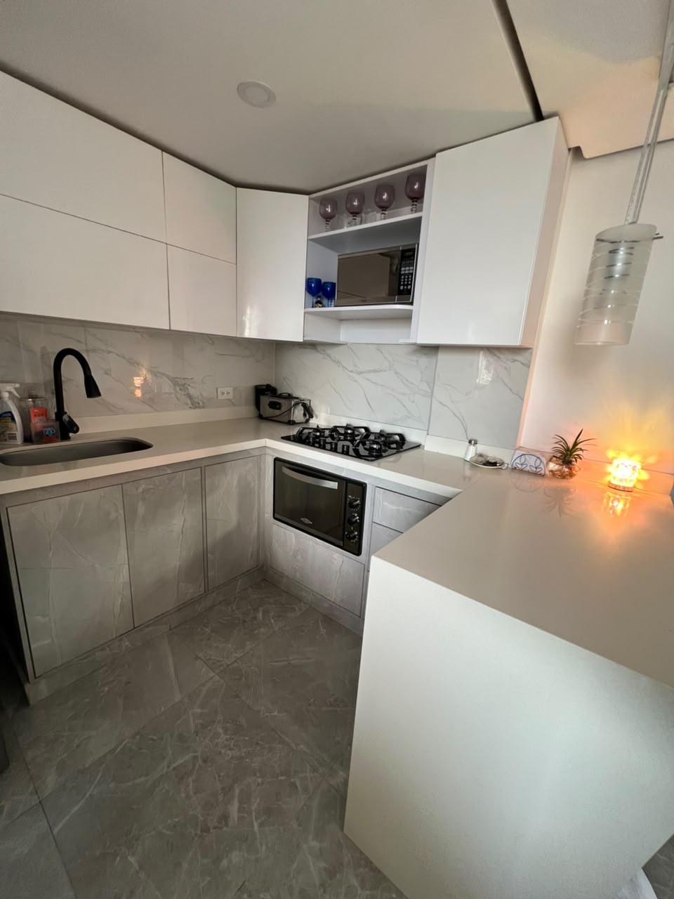 APARTAMENTO EN ARRIEN EN LA CEJA, URBANIZACION LORIENT