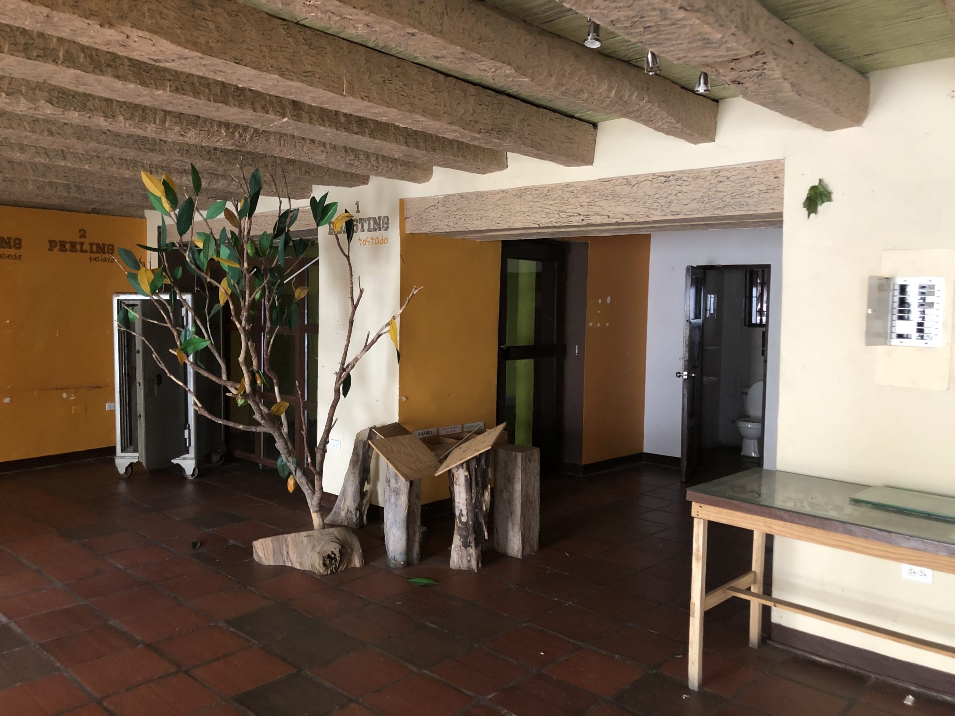 CASA COMERCIAL EN ARRIENDO