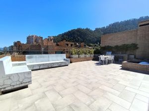 Apto El Refugio: 117m2, balcón, 3H, 3.5B y 2P