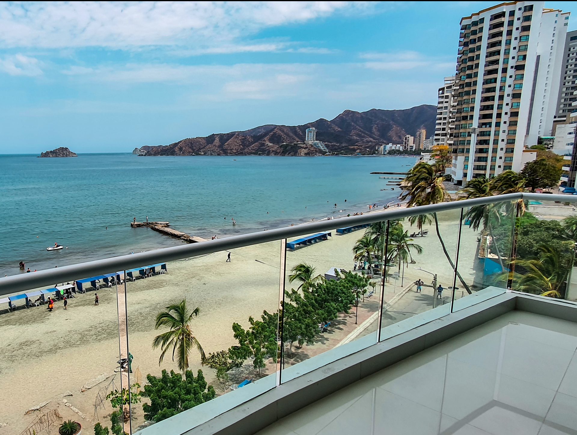 Despierta mirando la playa, Apartamento Frente al mar – Santa Marta