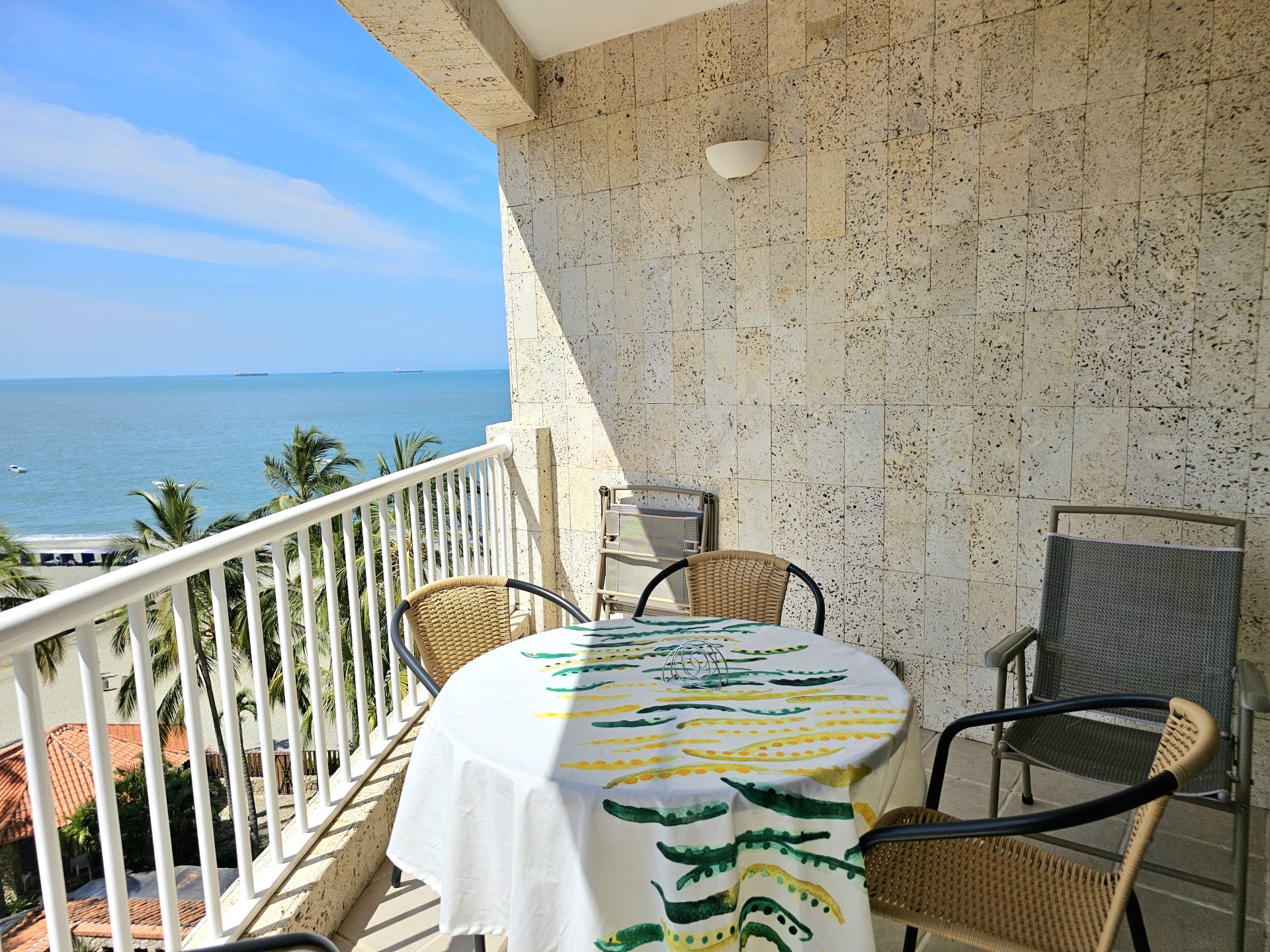 Vivir en un Resort arriendo apartamento irotama