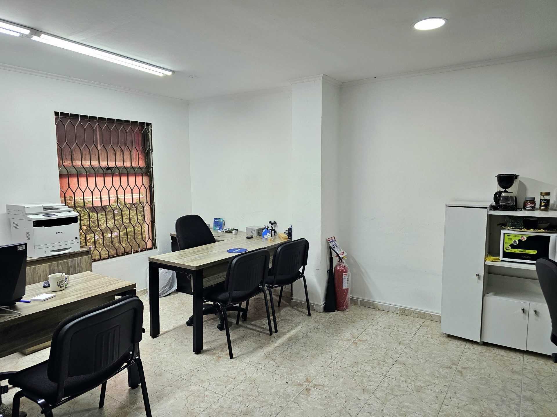 Arriendo oficina amplia- centro historico