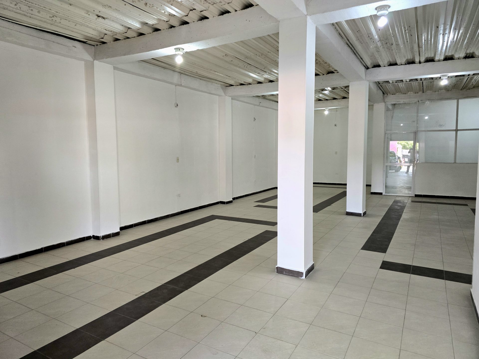 Local en Arriendo 82 mts Sector Aeromar