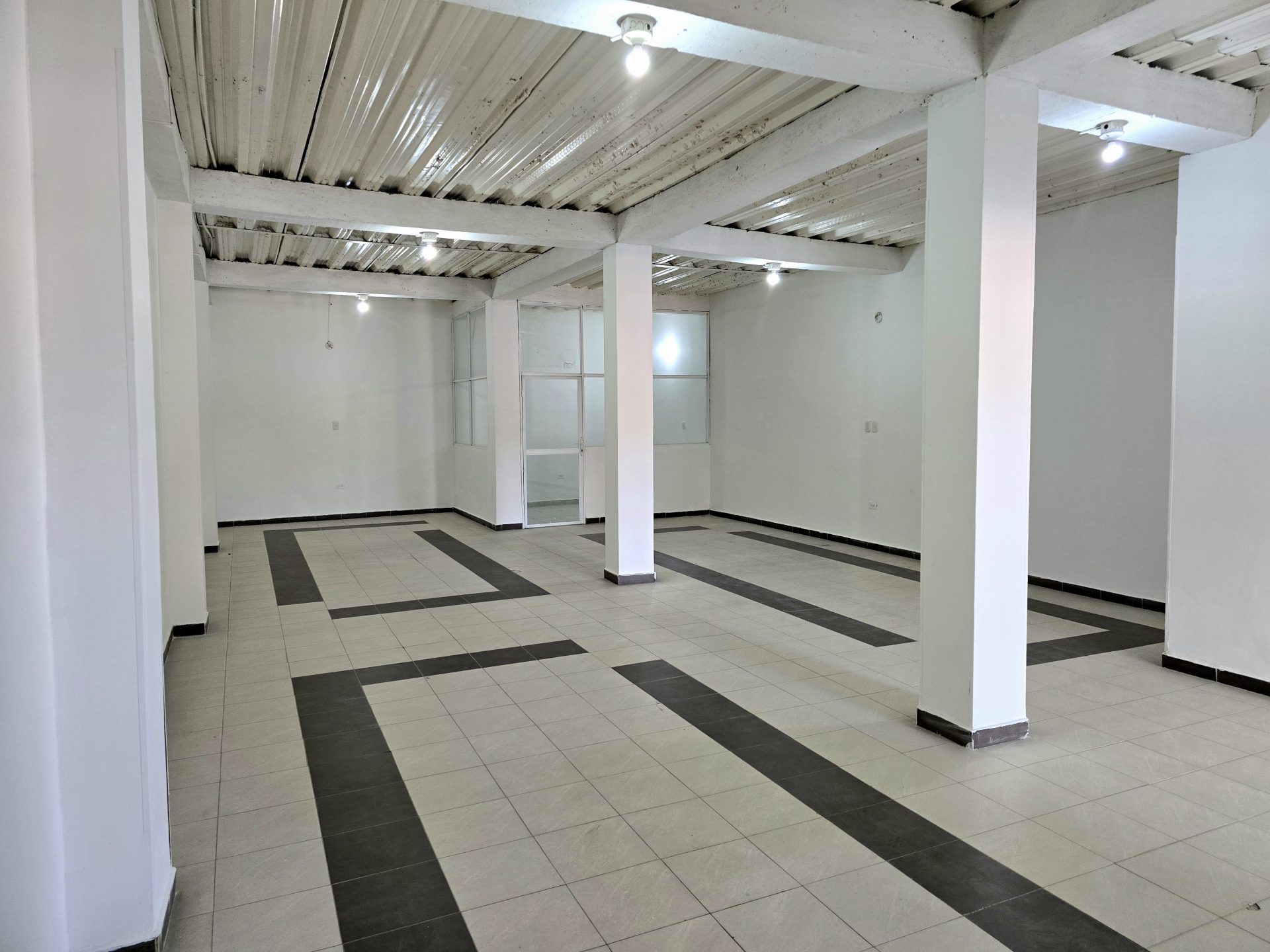 Local en Arriendo 82 mts Sector Aeromar