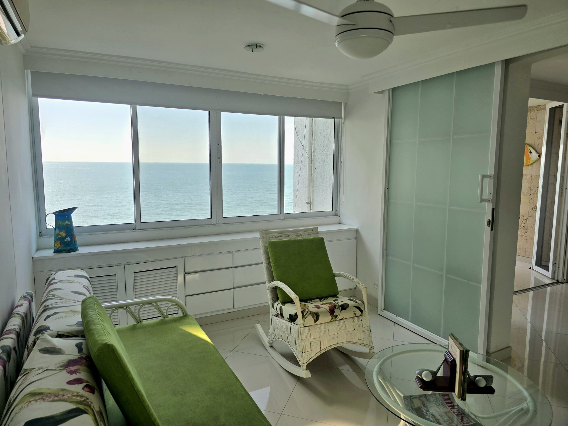 Hermoso Apartamento Amoblado en Arriendo 3 Alcobas – Alcatraces