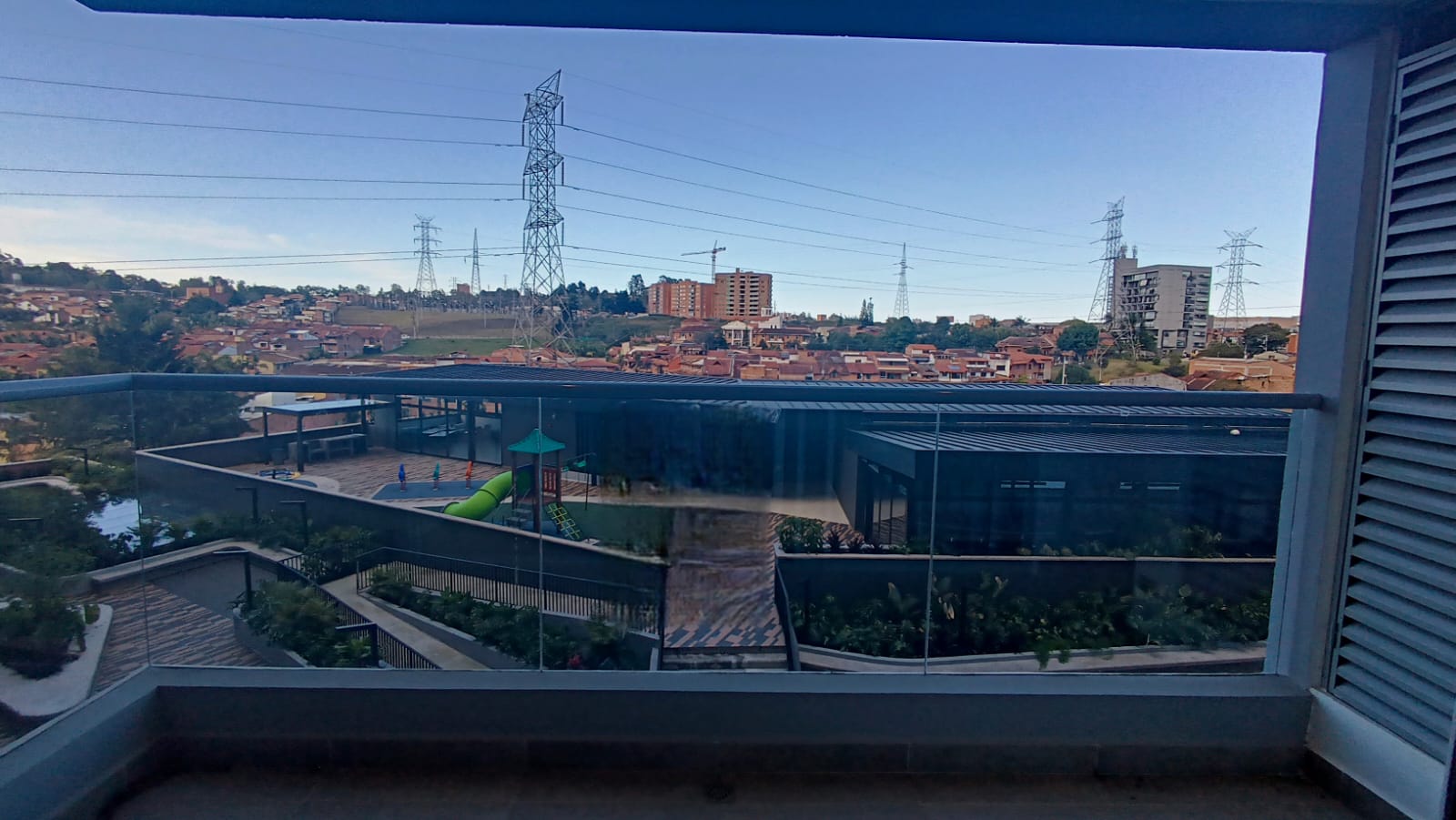 Arriendo apartamento en loma de los bernal