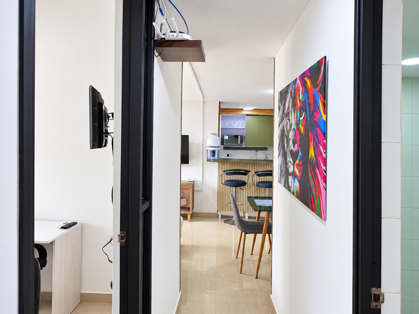 Apartamento amoblado en sabaneta, en avenida principal – con vista