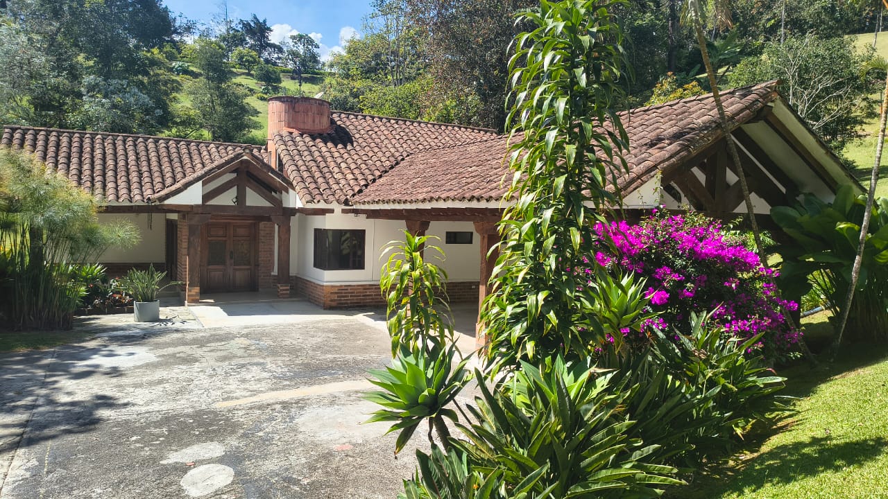 Casa campestre ubicada en el municipio de La Ceja Antioquia.