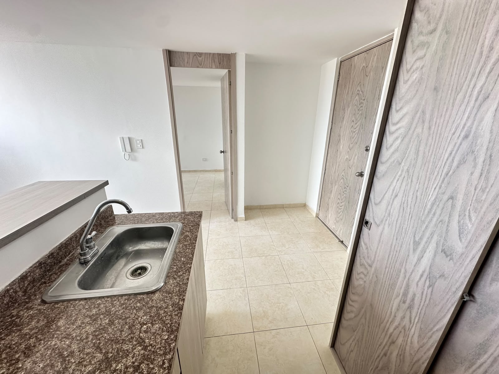 Se Arrienda Casa de 3 Habitaciones - Sector Sur