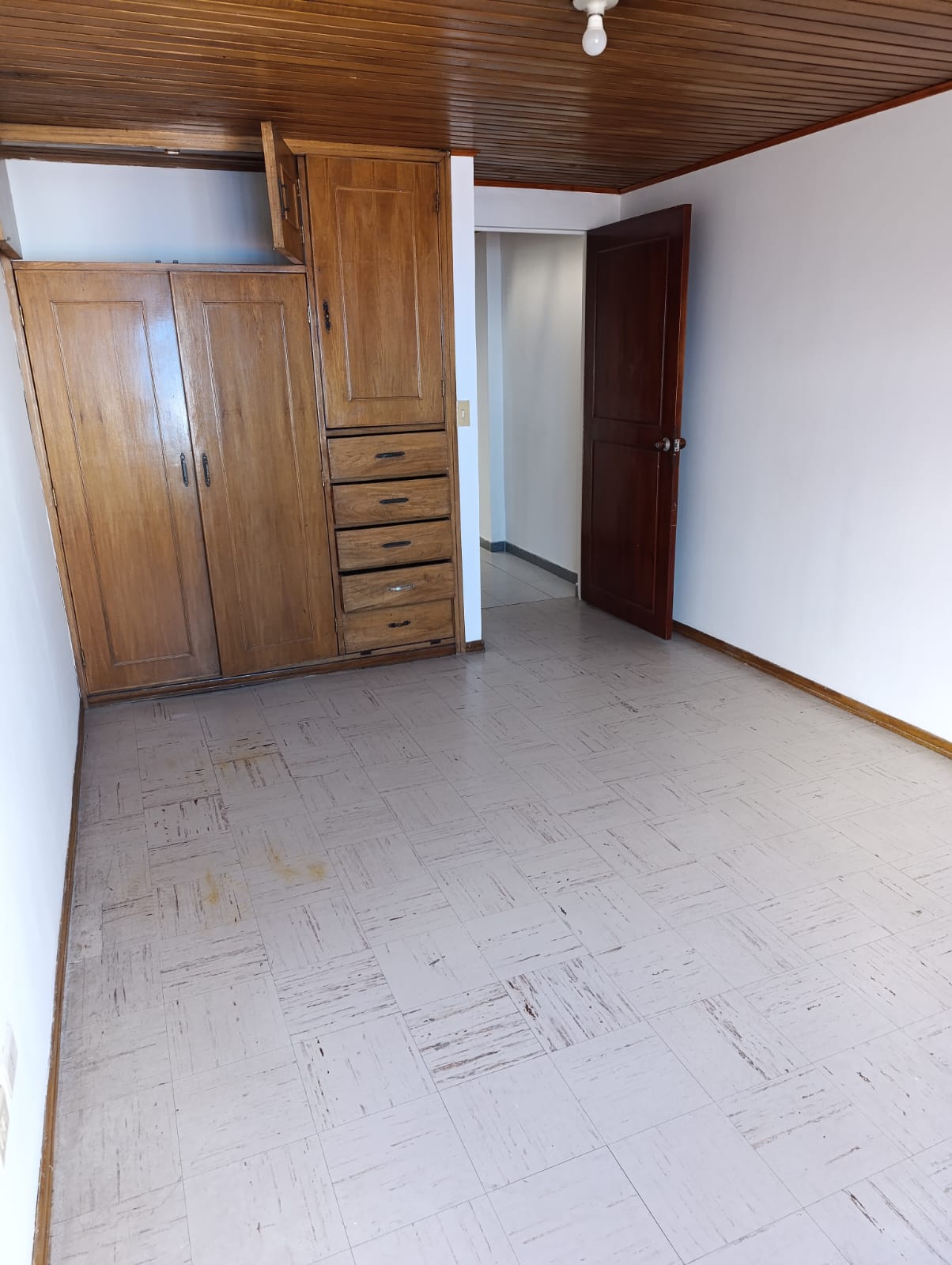 Arriendo Apartamento en Villa Luz 2do. piso