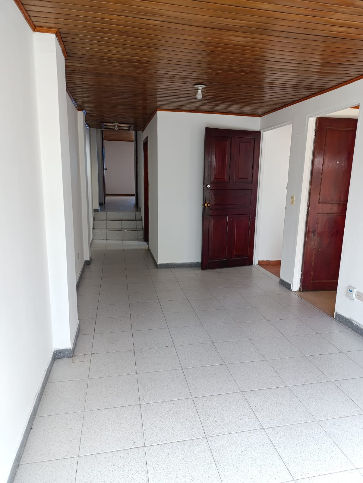 Arriendo Apartamento en Villa Luz 2do. piso