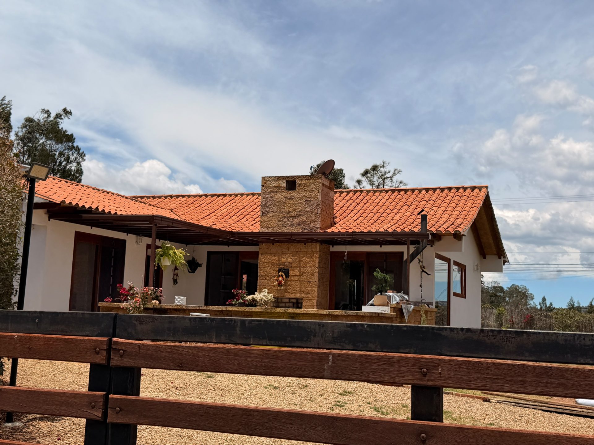 ARRIENDO CASA CAMPESTRE - VEREDA SALTO Y LAVANDERA - VILLA DE LEYVA
