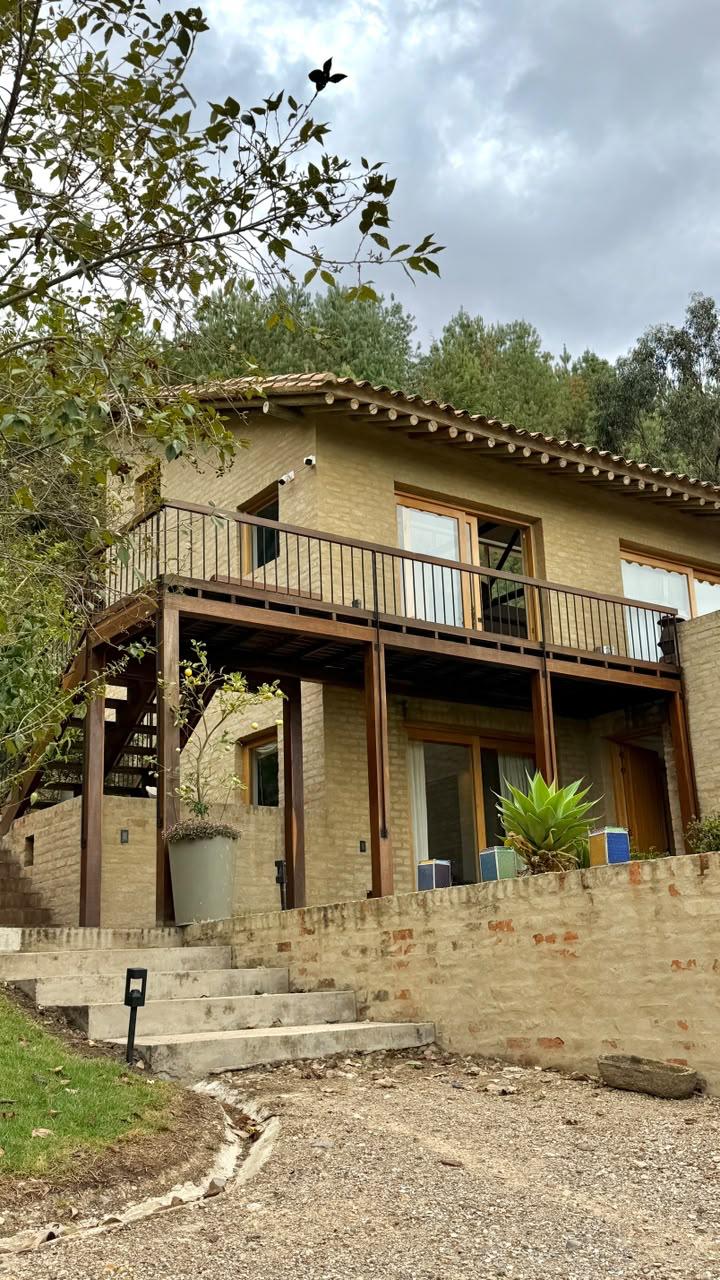 ARRIENDO APTO AMOBLADO PRIMER PISO – BASE MILITAR – VILLA DE LEYVA
