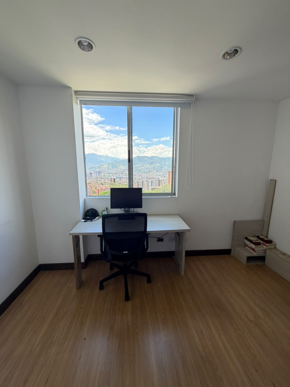 APARTAMENTO EN ALQUILER – LOMA EL ESMERALDAL ENVIGADO