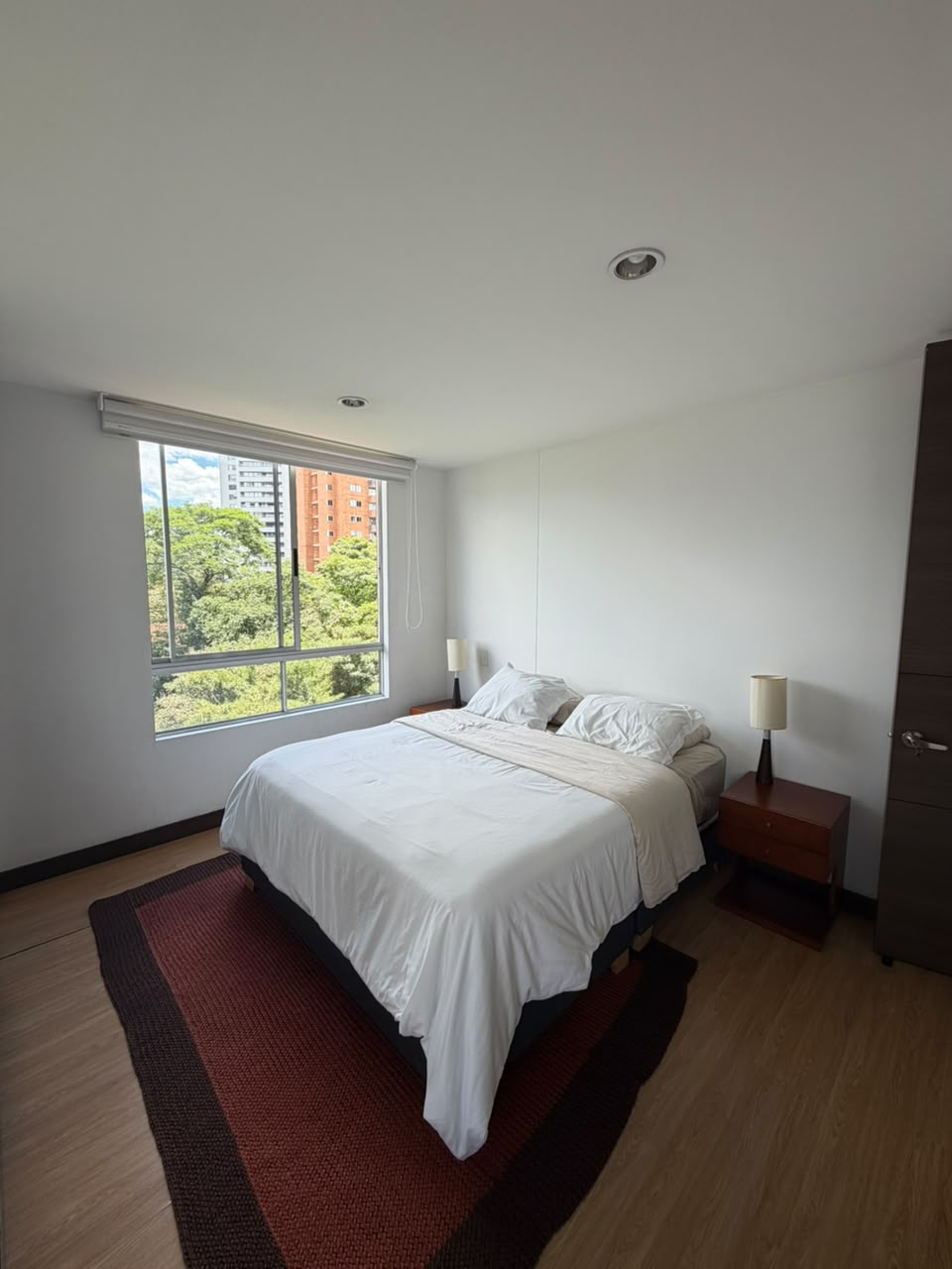 APARTAMENTO EN ALQUILER – LOMA EL ESMERALDAL ENVIGADO