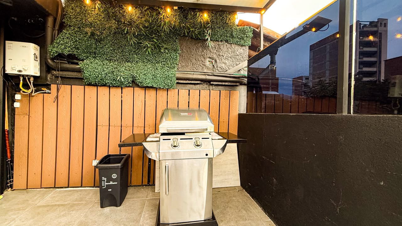 APARTAMENTO AMOBLADO EN ALQUILER – LAURELES, MEDELLÍN