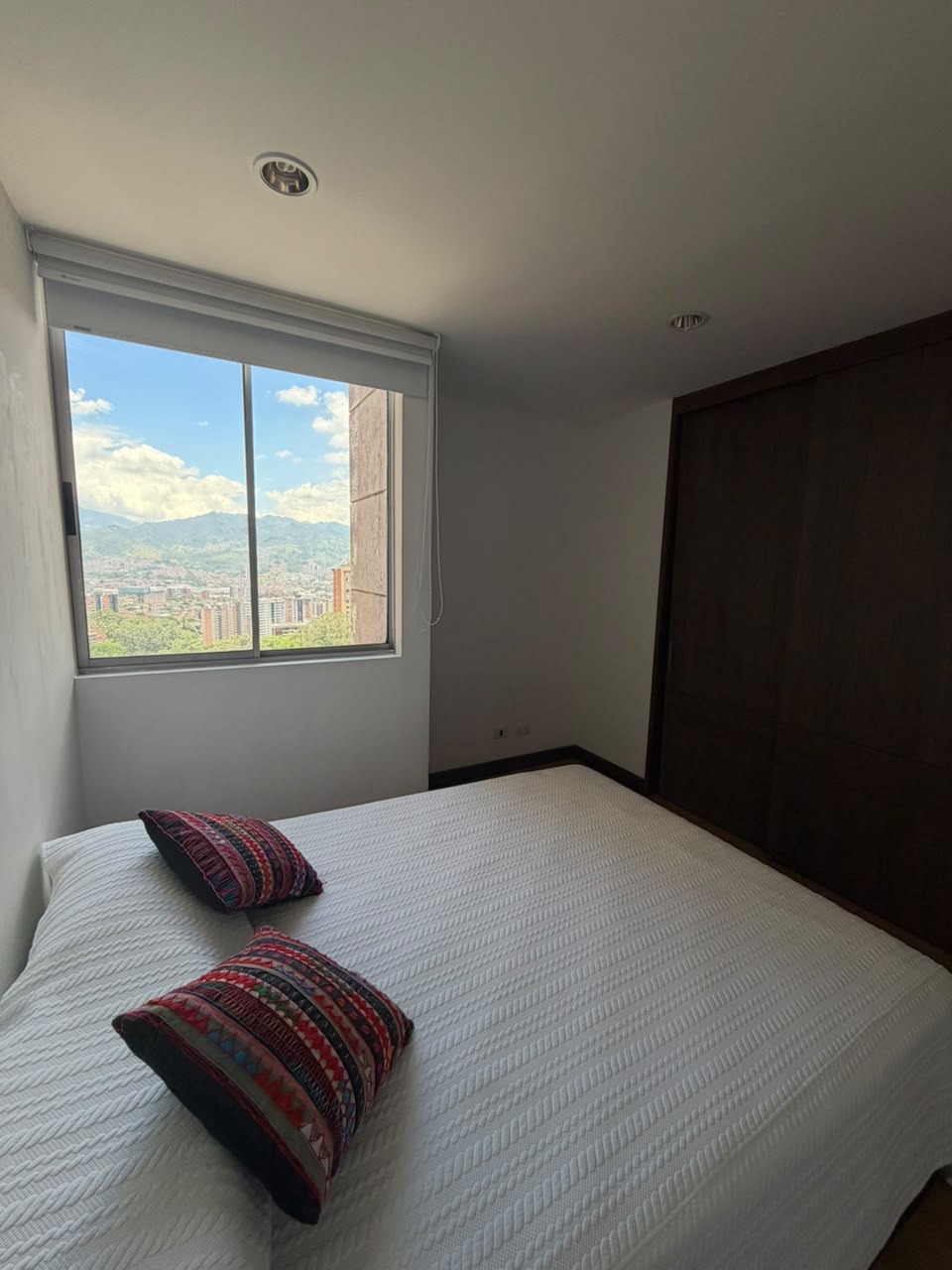 APARTAMENTO EN ALQUILER – LOMA EL ESMERALDAL ENVIGADO
