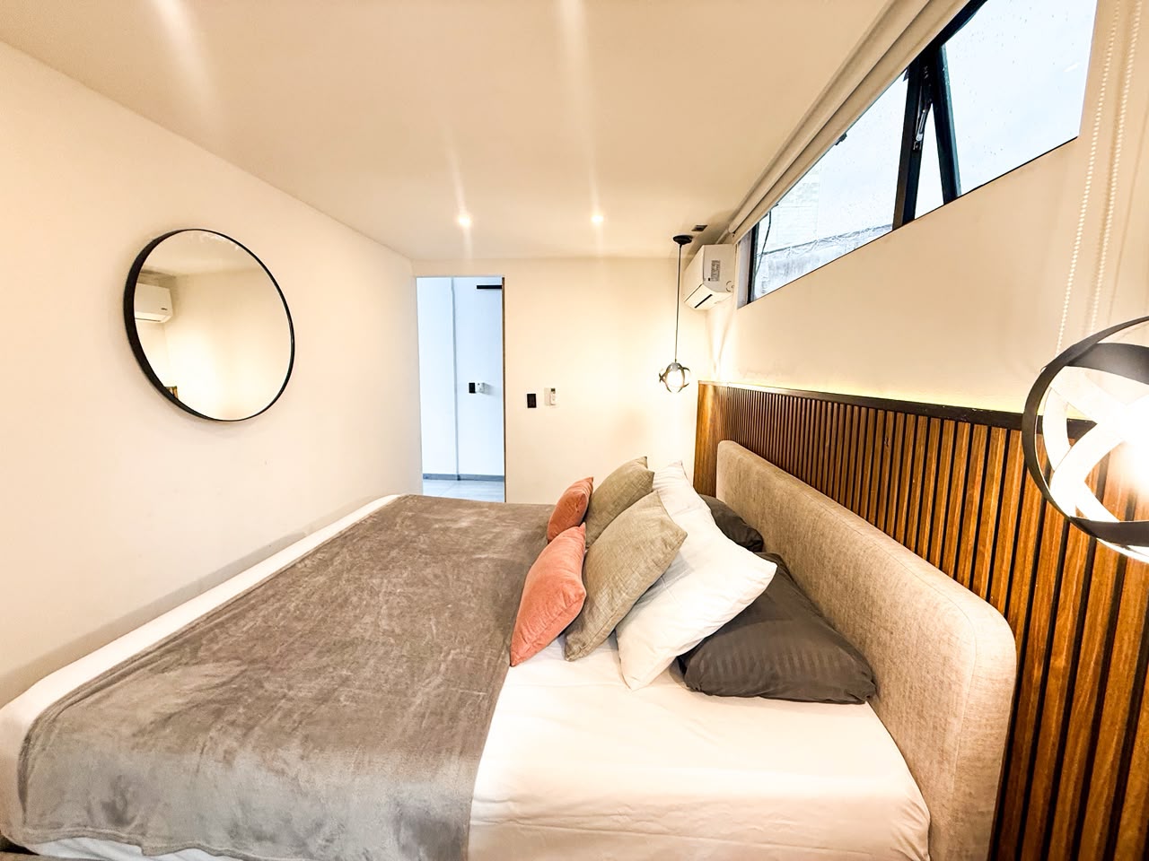 APARTAMENTO AMOBLADO EN ALQUILER – LAURELES, MEDELLÍN