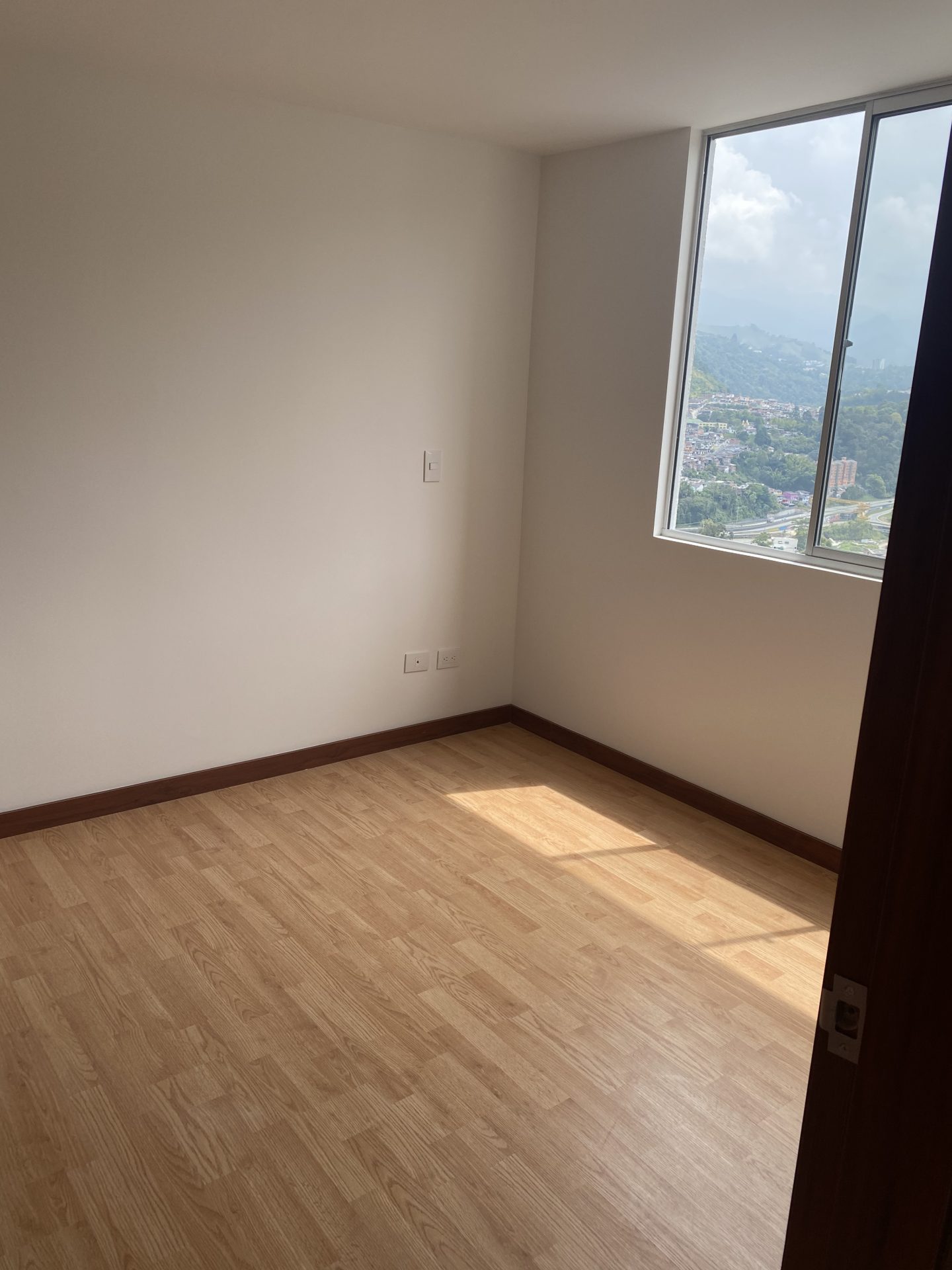 APARTAMENTO EN ARRIENDO VILLAMARIA CON ASCENSOR Y GARAJE