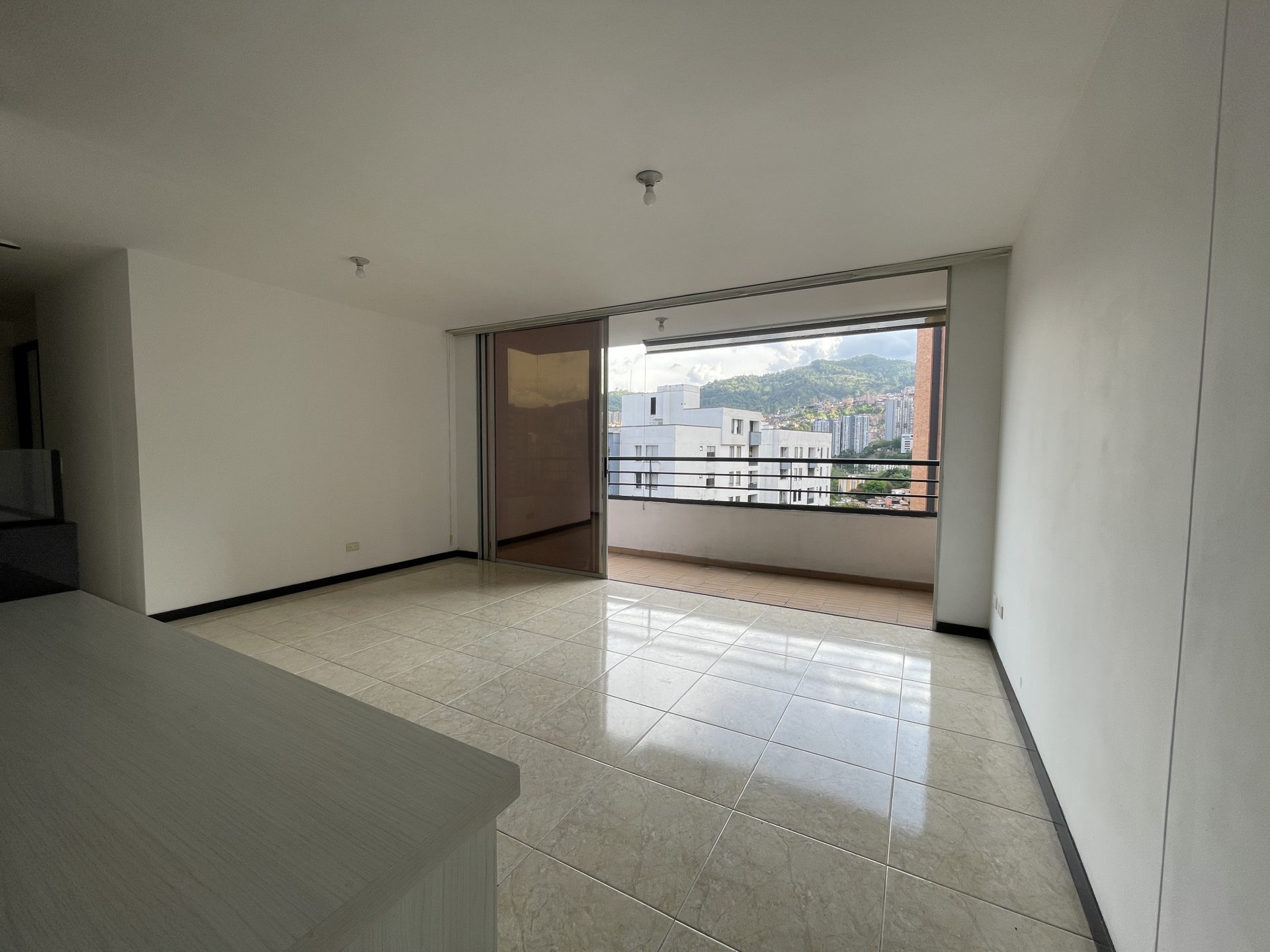 ARRIENDO APARTAMENTO SECTOR LOMA DEL INDIO EN EL POBLADO