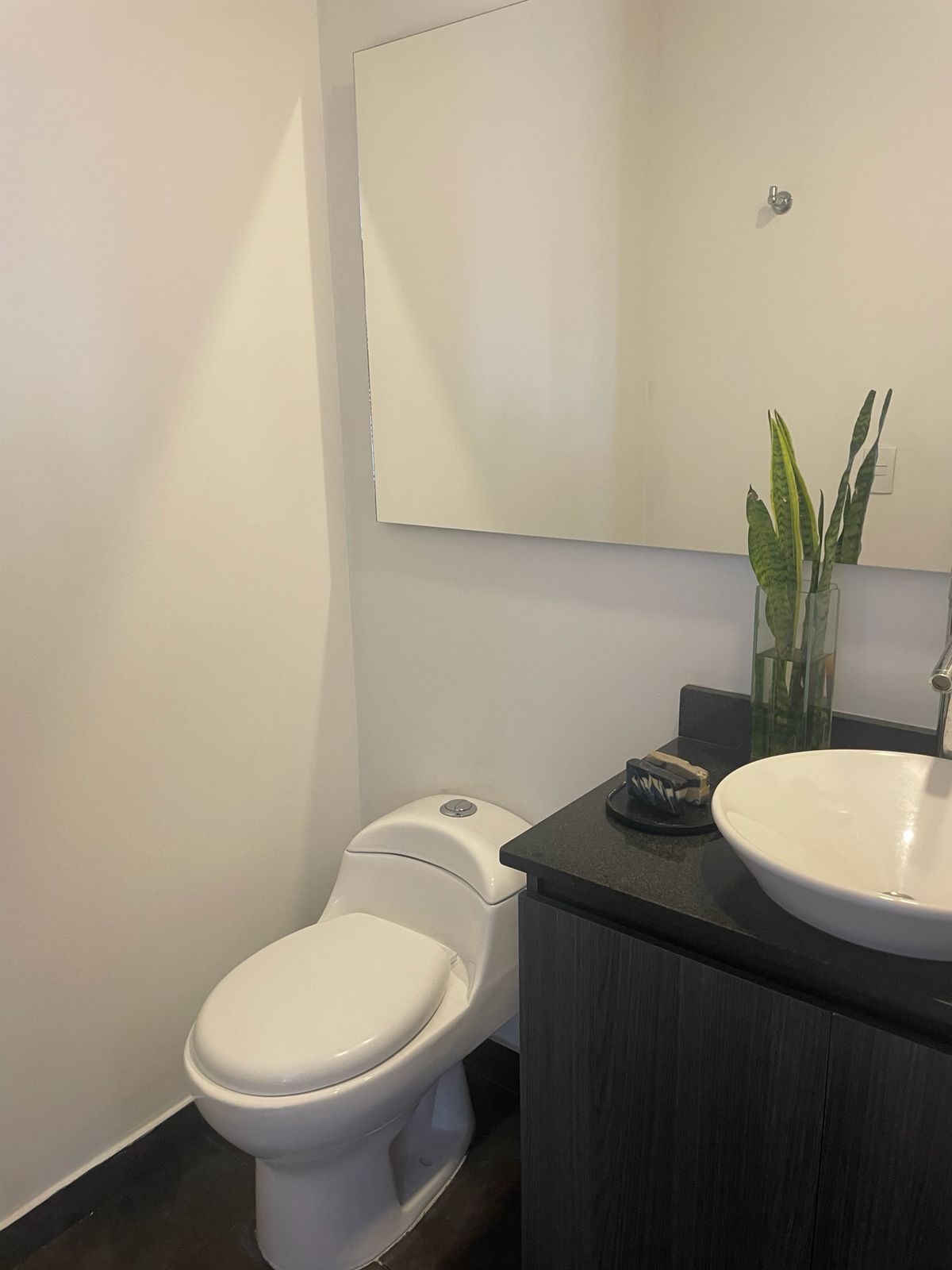 ARRIENDO APARTAMENTO AMOBLADO EN POBLADO – LOMA DE LOS GONZALEZ