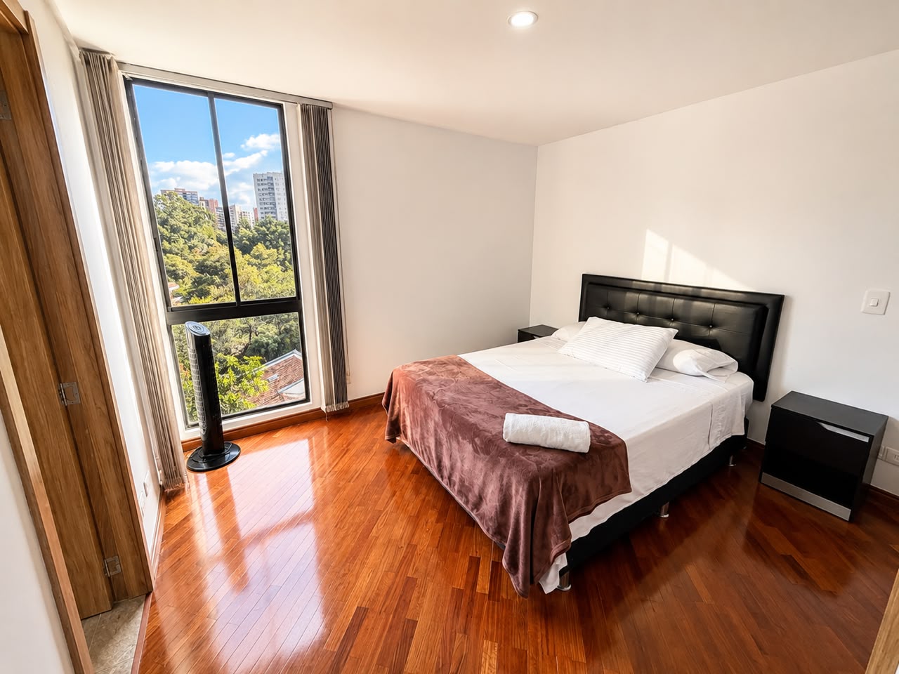 ALQUILER APARTAMENTO AMOBLADO EN EL POBLADO SECTOR LOMA DE ALEJANDRÍA