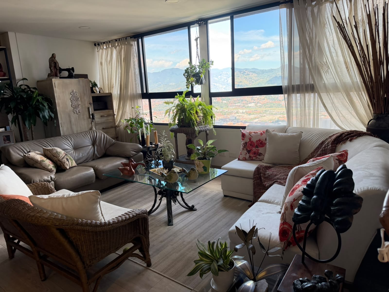EN ARRIENDO APARTAMENTO EN EL POBLADO SECTOR PALMAS COUNTRY CLUB