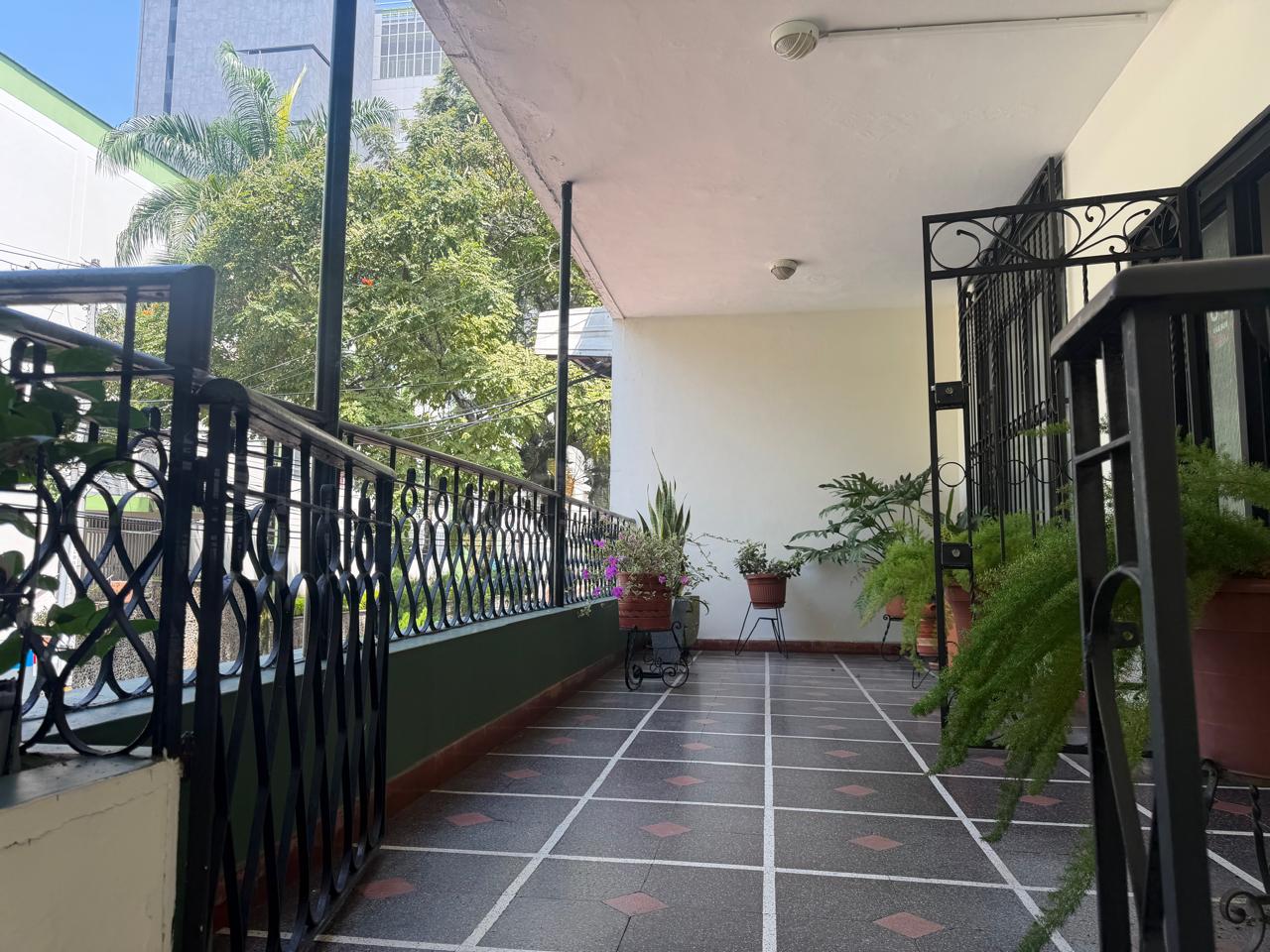 ARRIENDO CASA EN EL POBLADO SECTOR LAURELES