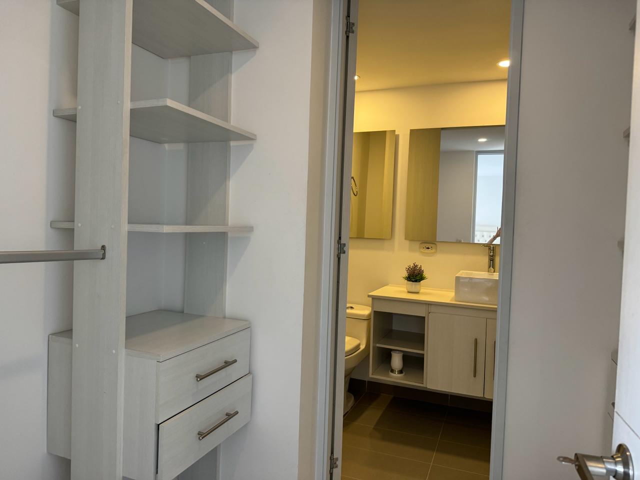 EN ARRIENDO APARTAMENTO AMOBLADO EN EL POBLADO MEDELLÍN COLOMBIA