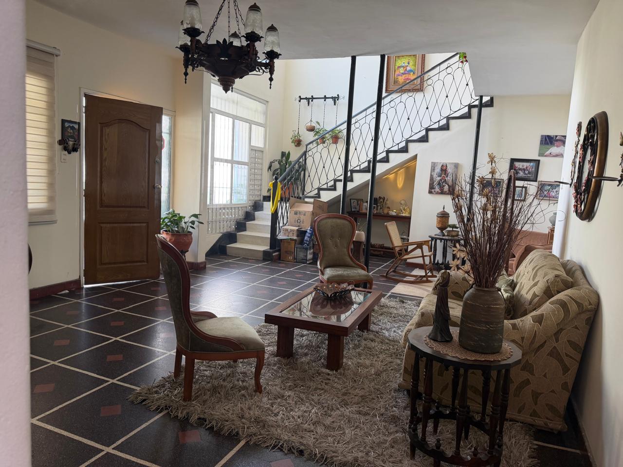 ARRIENDO CASA EN EL POBLADO SECTOR LAURELES