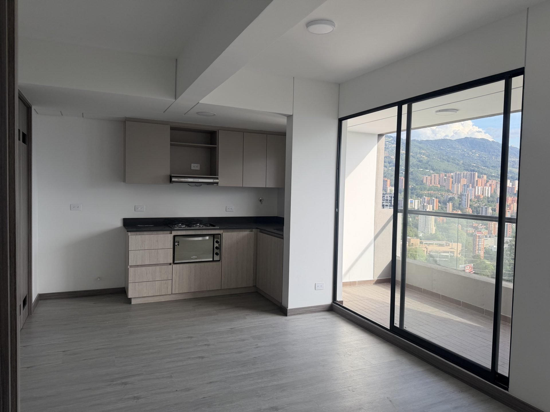 ARRIENDO APARTAMENTO SECTOR LOMA DEL INDIO EN EL POBLADO