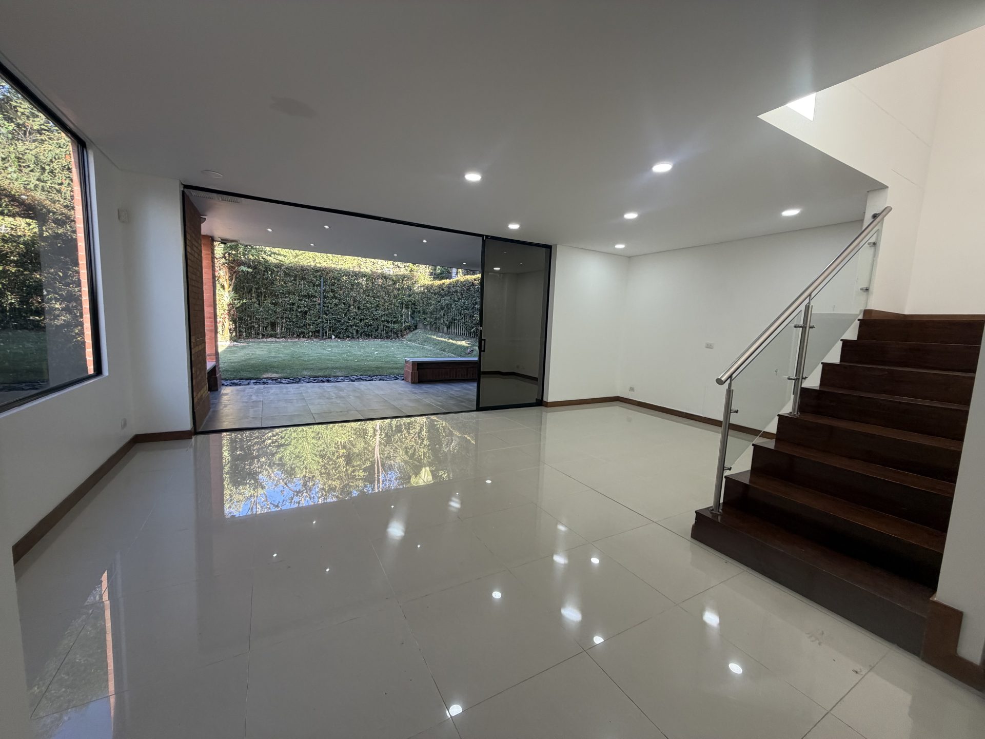 Arriendo Local comercial Belén parque avenida bolivariana