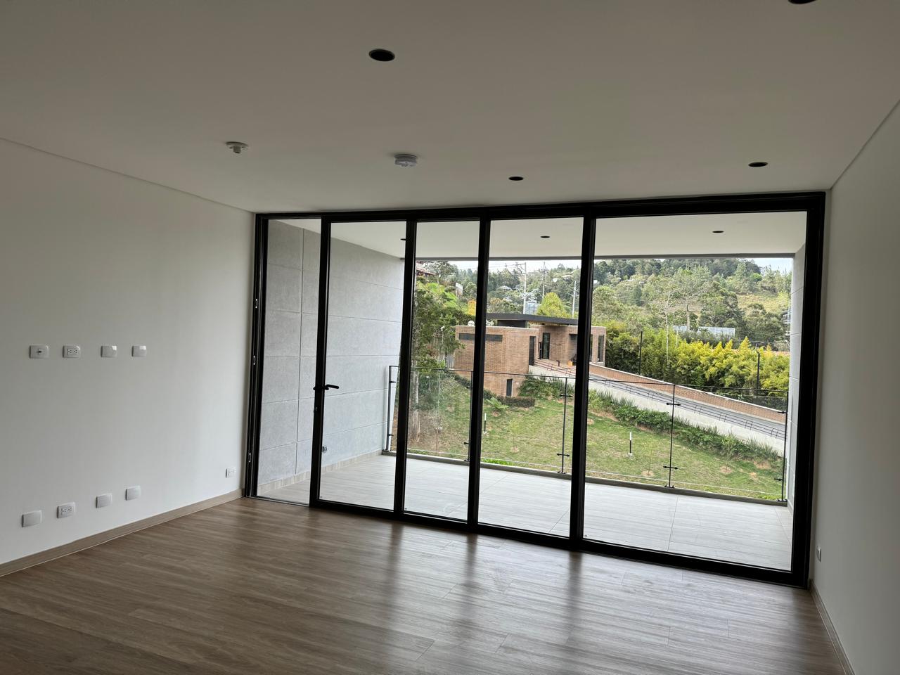 EN ARRIENDO APARTAMENTO CERCA AL AEROPUERTO SECTOR SAJONIA EN RIONEGRO