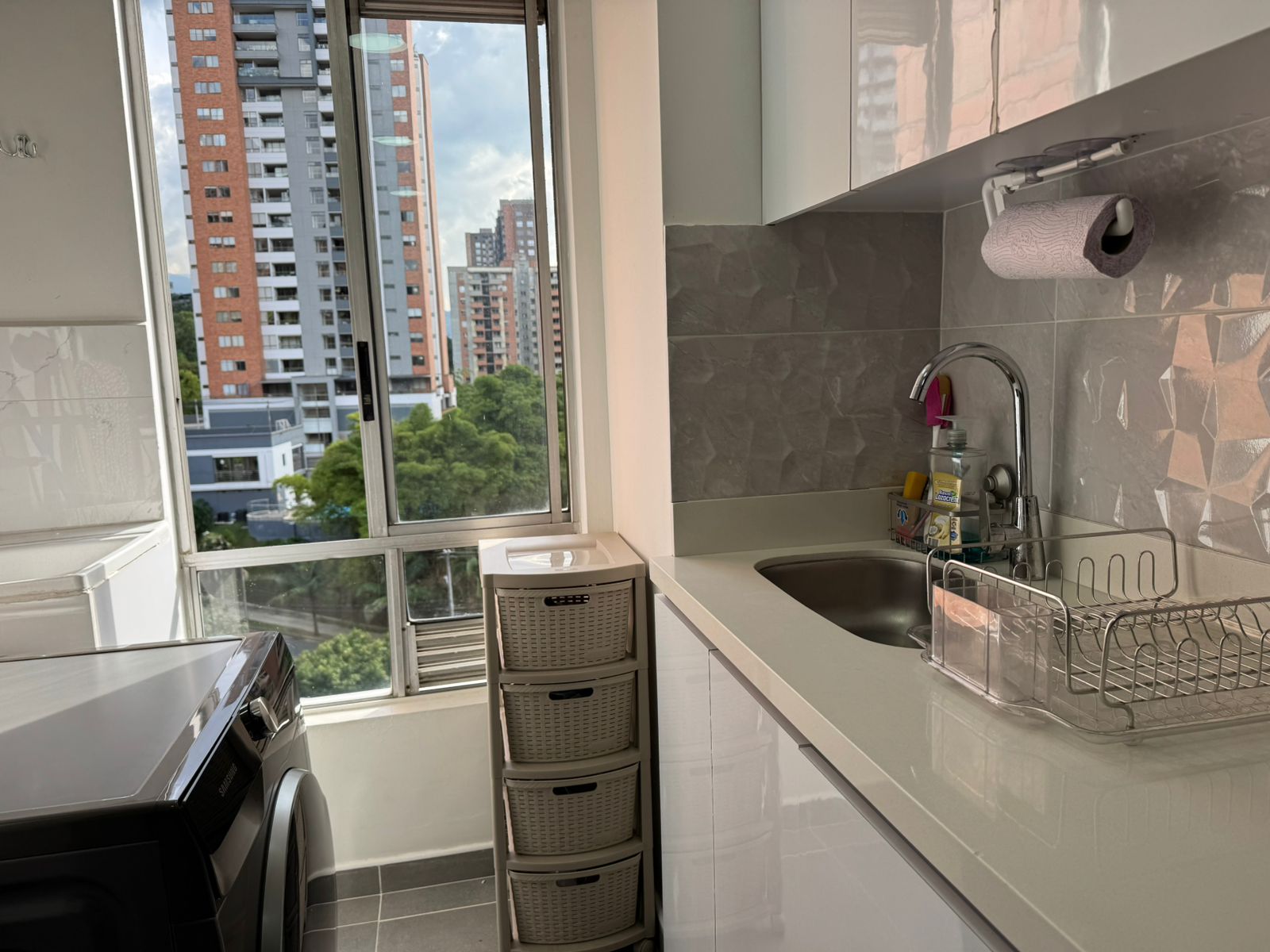 EN ARRIENDO APARTAMENTO AMOBLADO SECTOR SAN JULIAN EN EL POBLADO