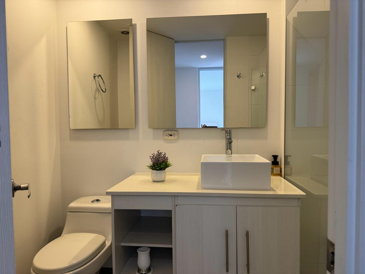 EN ARRIENDO APARTAMENTO AMOBLADO EN EL POBLADO MEDELLÍN COLOMBIA