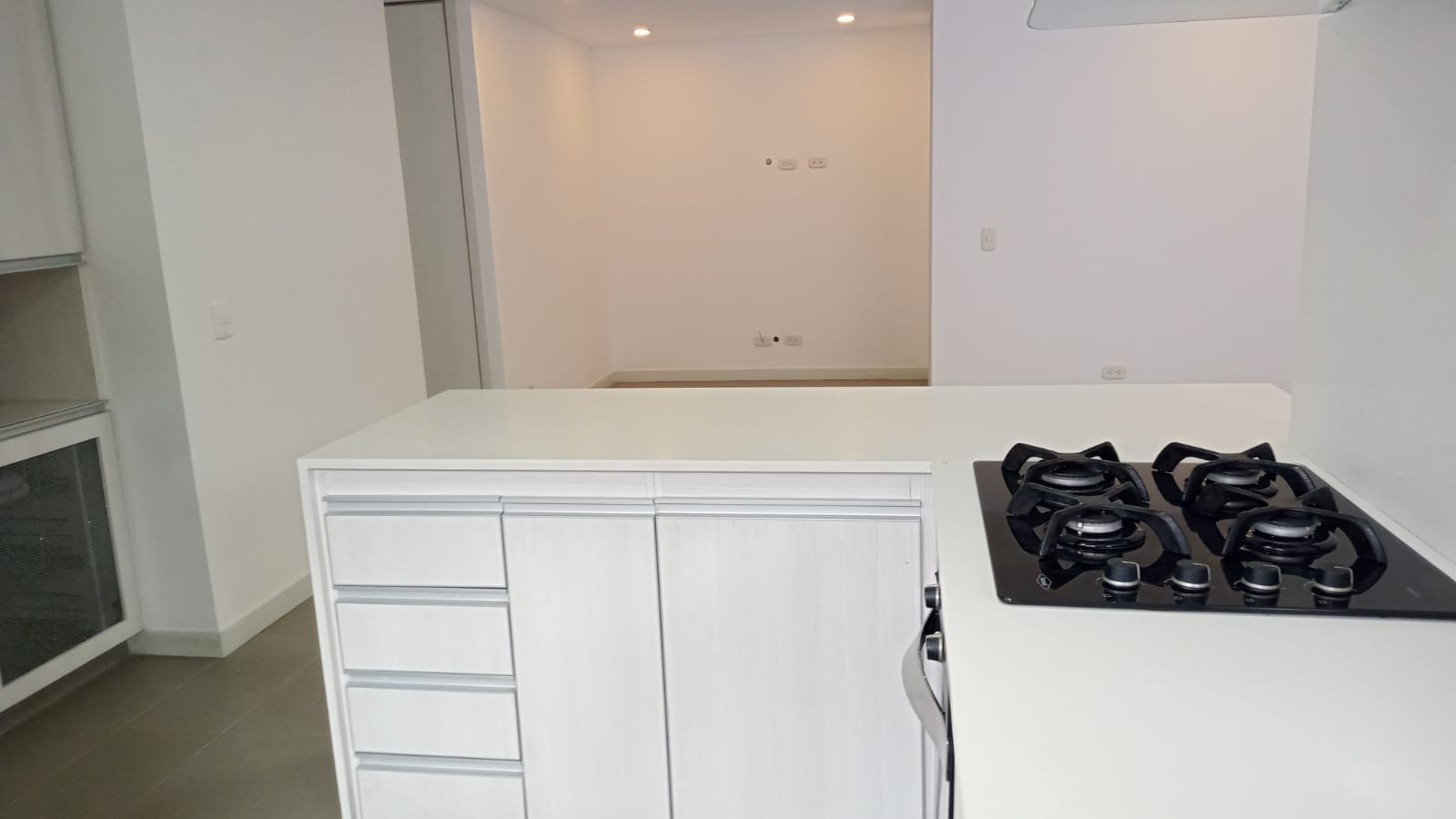 VENDO O ARRIENDO APARTAMENTO EN CASTROPOL POBLADO MEDELLÍN COLOMBIA