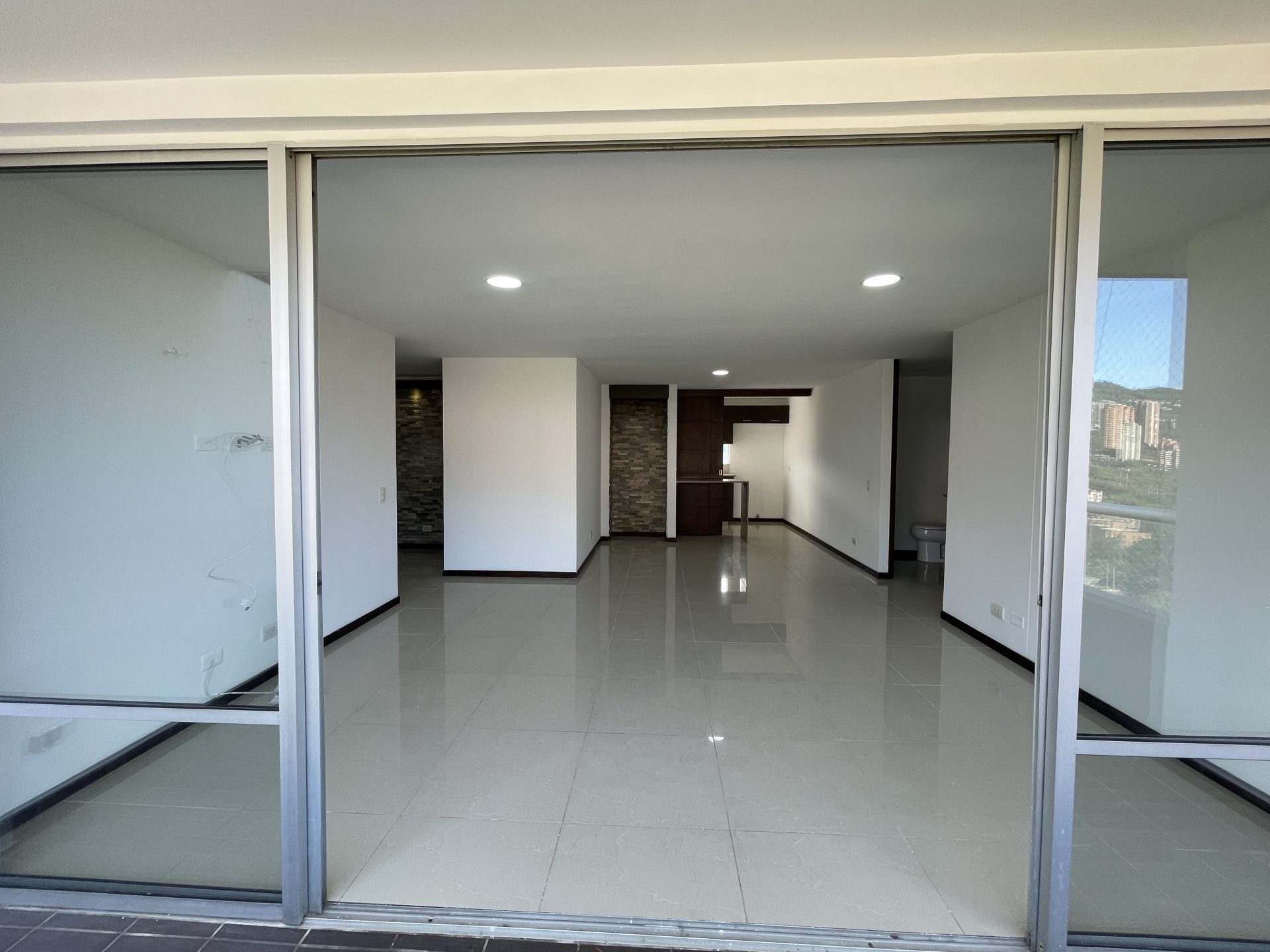 EN ARRIENDO APARTAMENTO EN EL POBLADO SECTOR LOS BALSOS